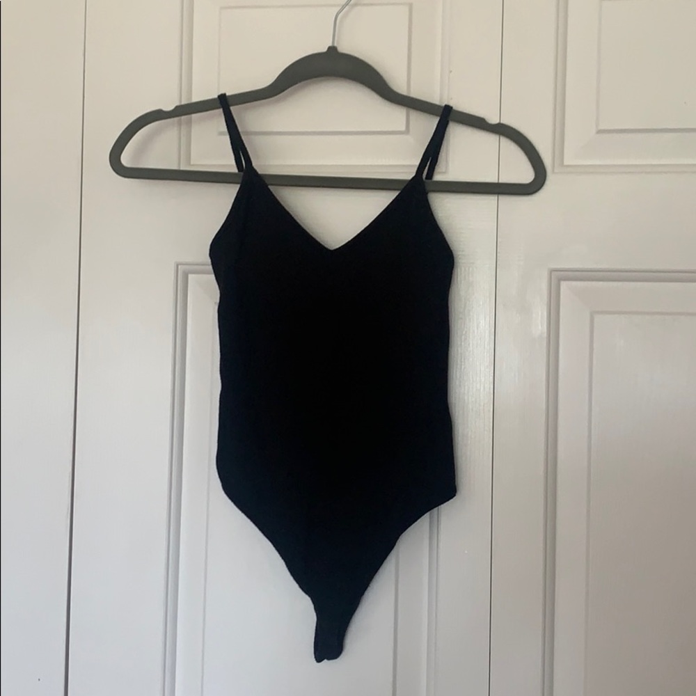 🚫sold🚫 Ribbed V-neck Cami Bodysuit